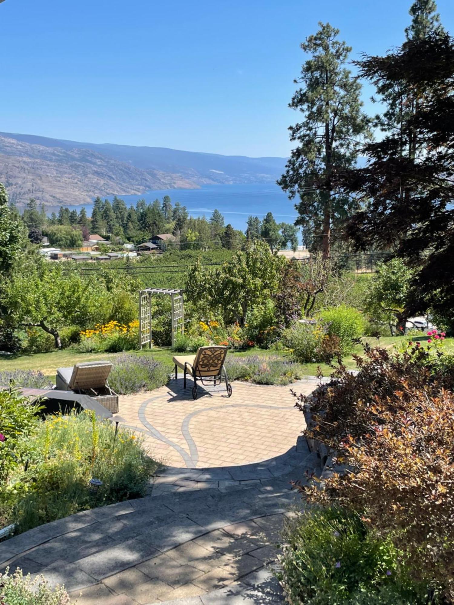 Lakeview Gardens B&B Peachland Extérieur photo